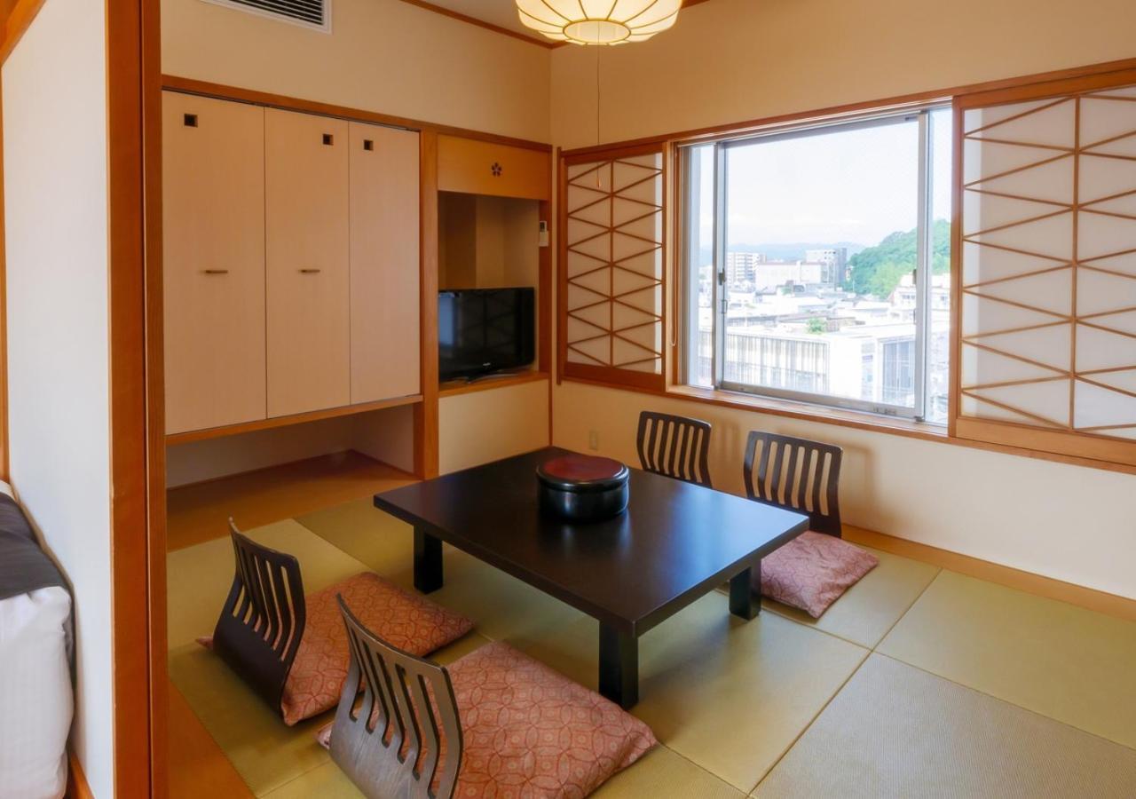 Apa Hotel Miyazaki Nobeoka Ekimae Екстер'єр фото